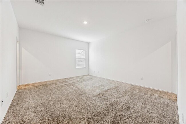 Building Photo - 304 Mica Trl