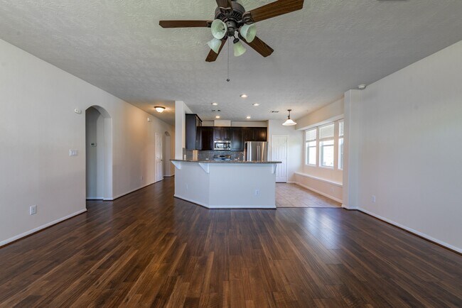 Building Photo - 26302 Fox Ridge Ln