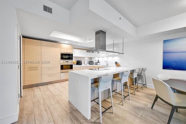 Building Photo - 17111 Biscayne Blvd
