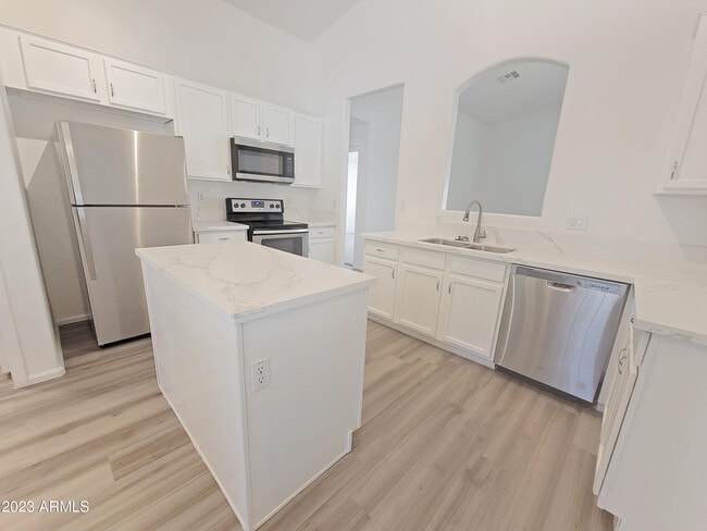 Building Photo - 17470 W Elizabeth Ave