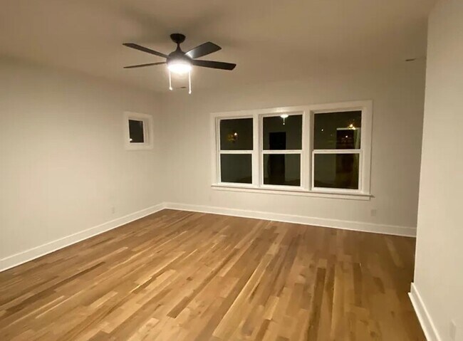 Building Photo - Modern 4-Bedroom Home with Stylish Finishe...