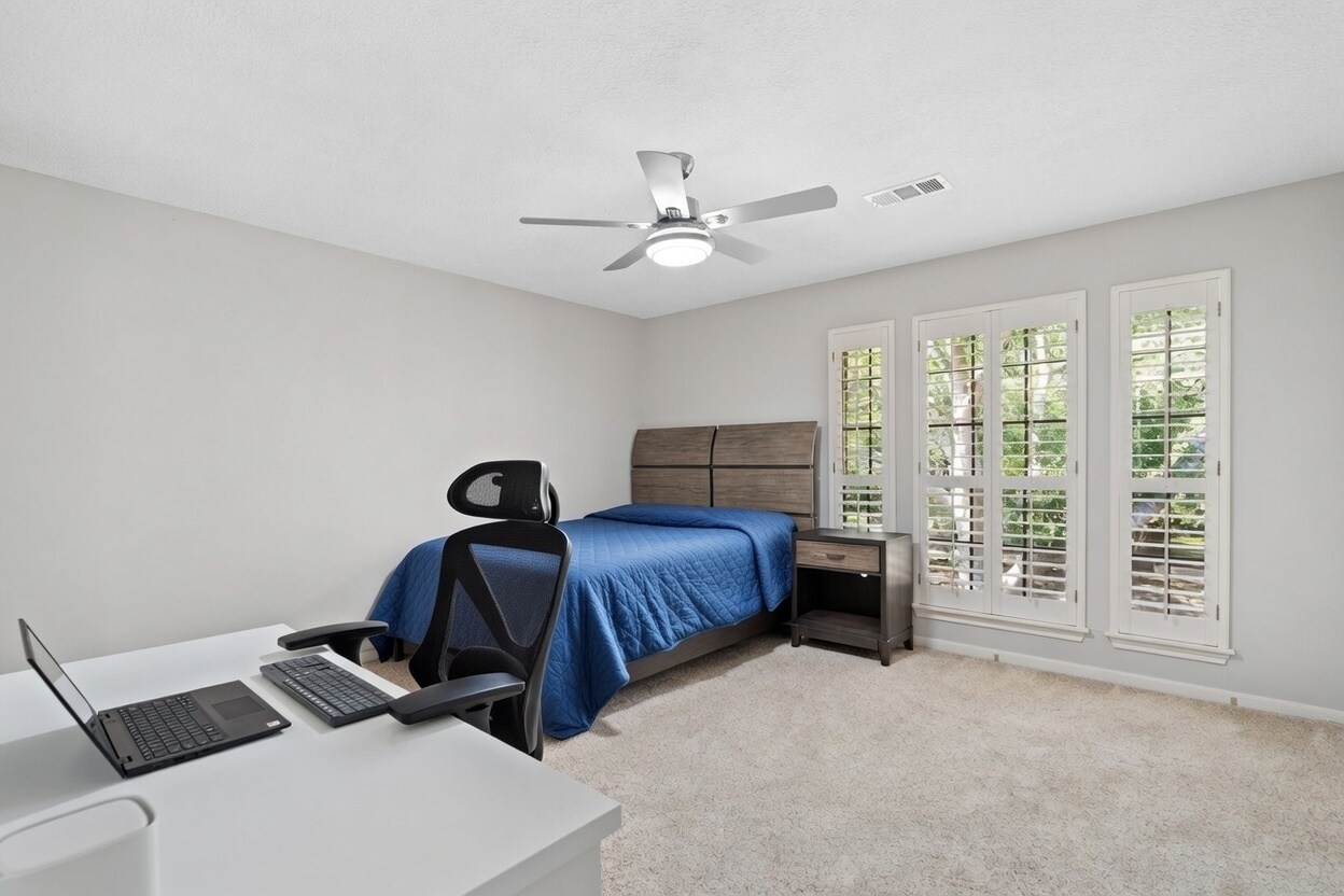 Building Photo - 1218 Emerald Green Ln