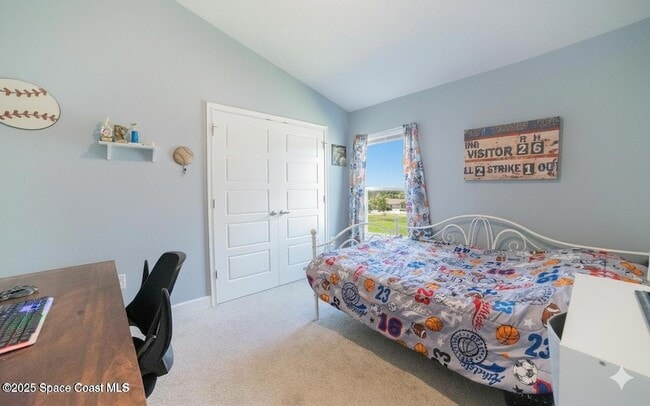 Building Photo - 814 Moment St