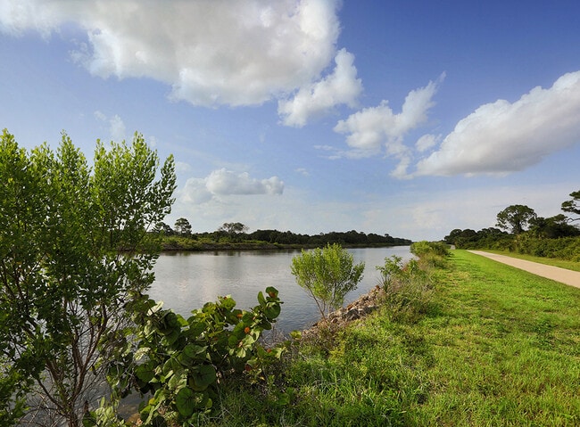 Building Photo - 500 Sunset Beach Dr