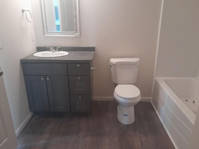 Building Photo - 3 Bedroom Duplex