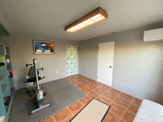 Building Photo - Charming 3-Bedroom Home for Rent in Lander...