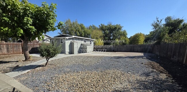 Building Photo - 5107 Hutchinson Rd