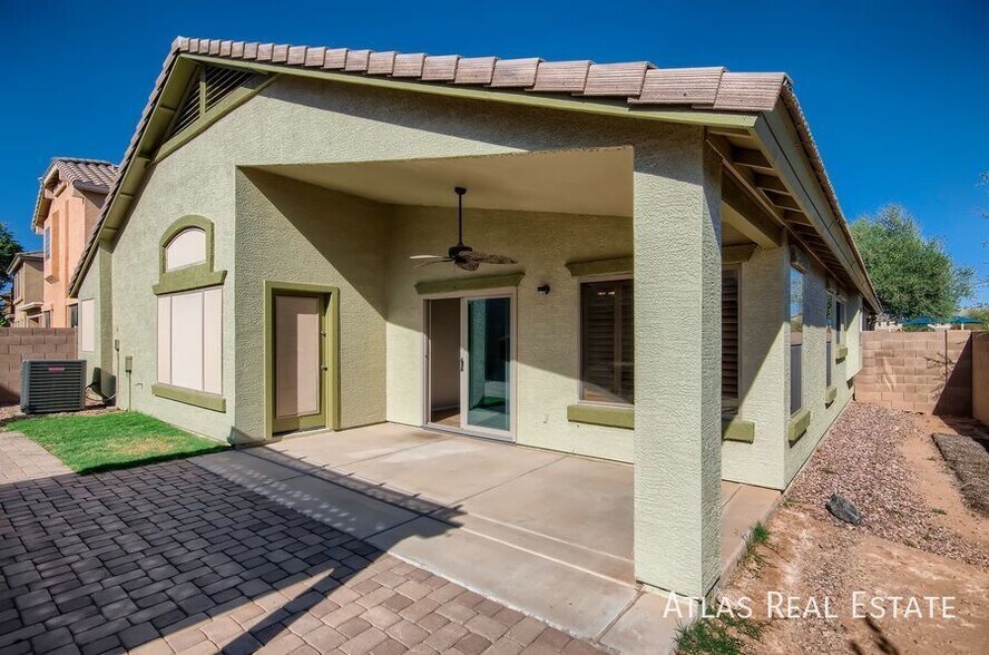 Building Photo - 1305 W Busa Dr
