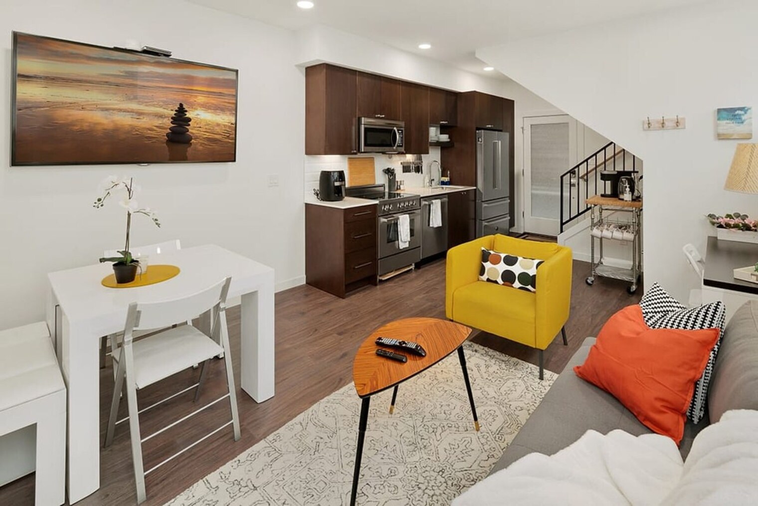 Building Photo - 915 14th Ave