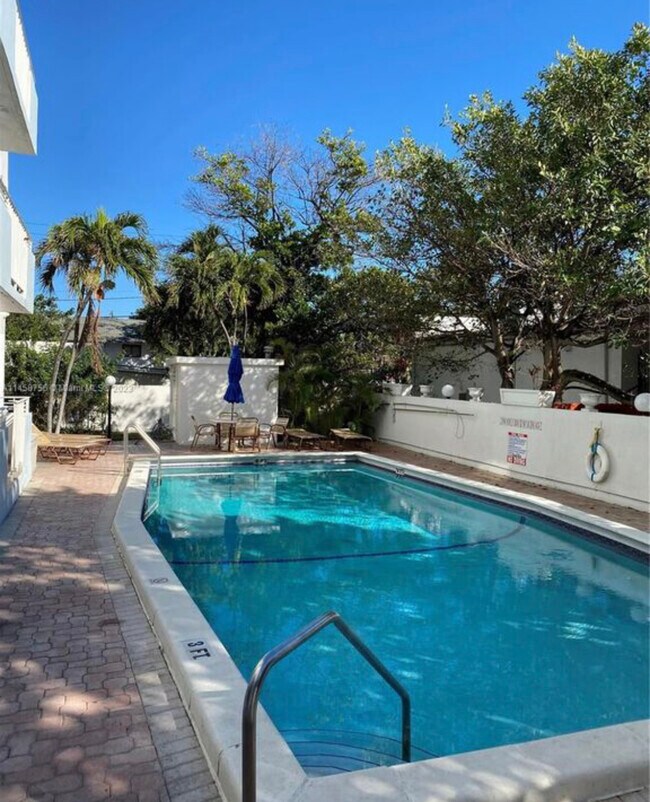 Building Photo - 2900 Banyan St