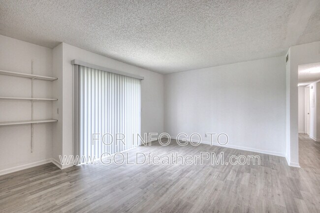 Building Photo - 515 Basswood Ave