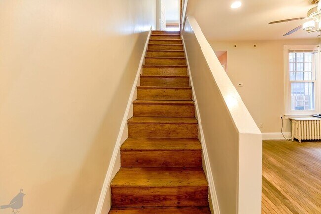 Building Photo - 337 14th St NE