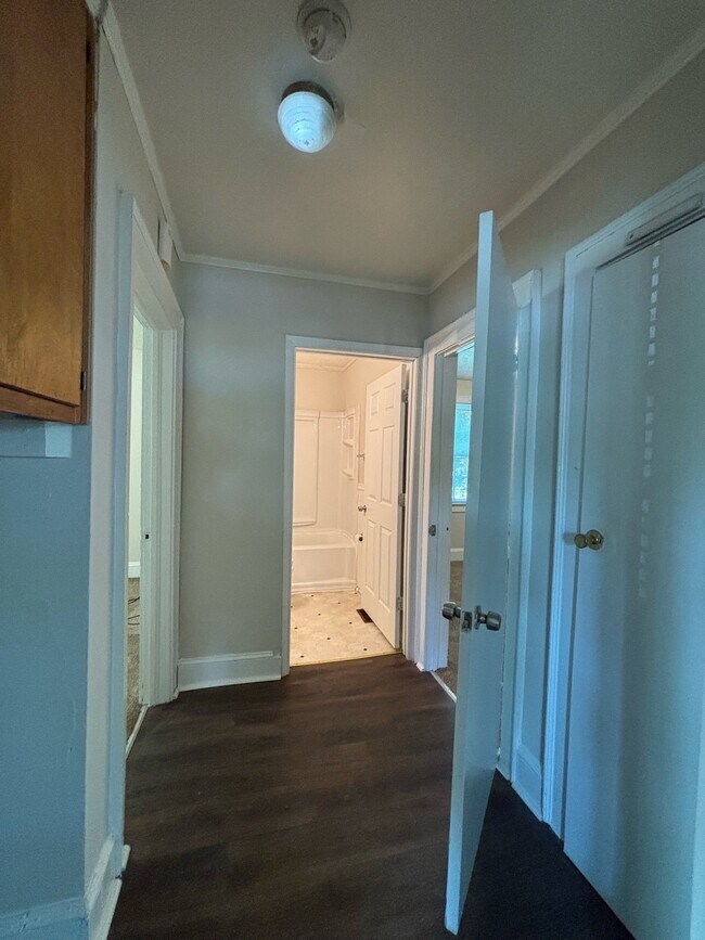 Building Photo - 282 Windsor Dr