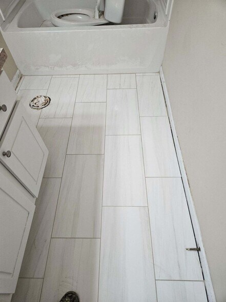 Another look at hall bath - 145 White Dogwood Ln