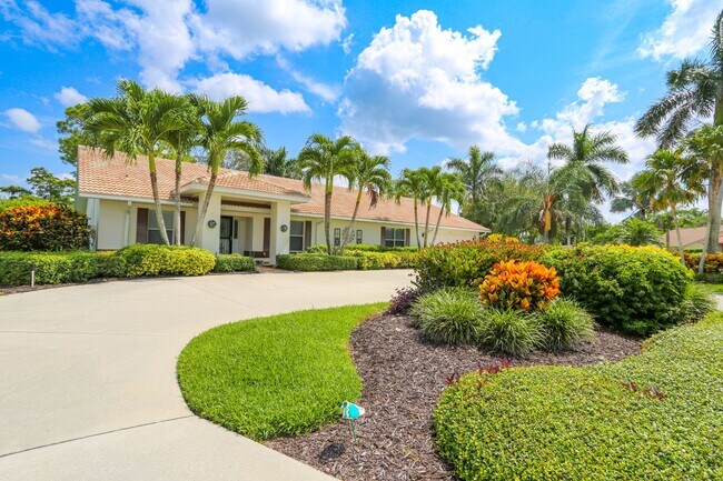 Building Photo - ** LELY COUNTRY CLUB UNFURNISHED 3 BEDROOM...