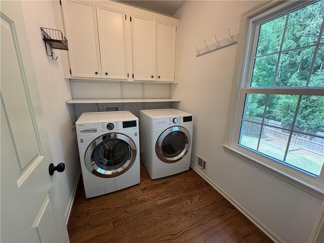 Building Photo - 10575 Aviary Dr