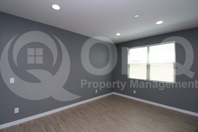 Building Photo - 31925 N 125th Ave