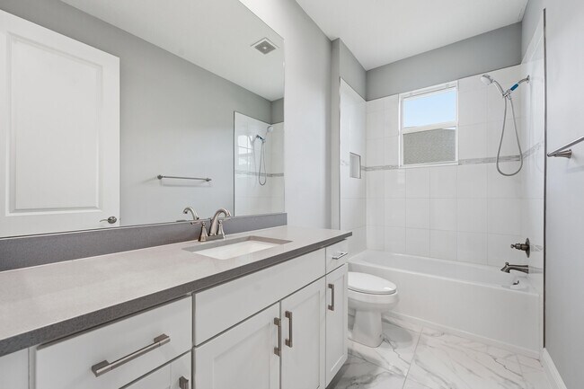 Building Photo - 6391 High Pointe Cir