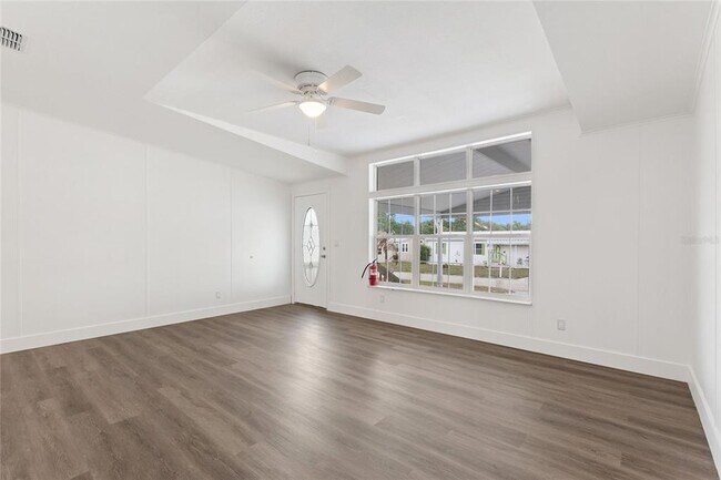 Building Photo - 486 Lindsey Dr