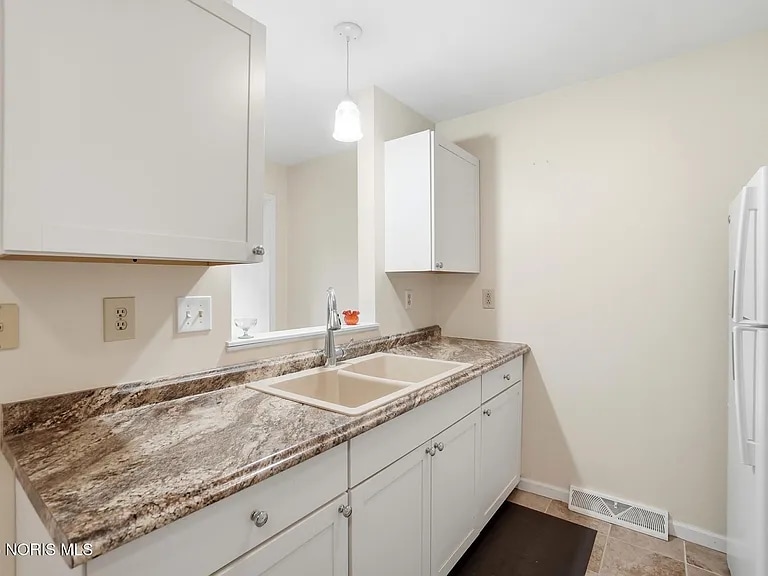 Building Photo - 711 Hart Ave