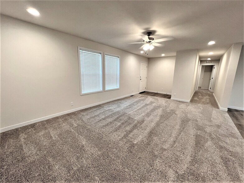 Building Photo - 5335 Coventry Dr