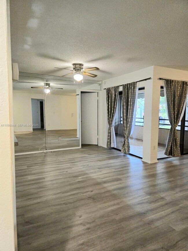 Building Photo - 20075 NE 3rd Ct