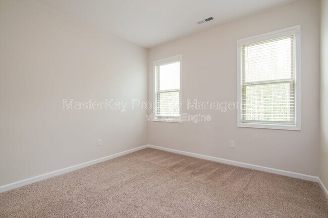 Building Photo - 550 W Copenhaver Dr