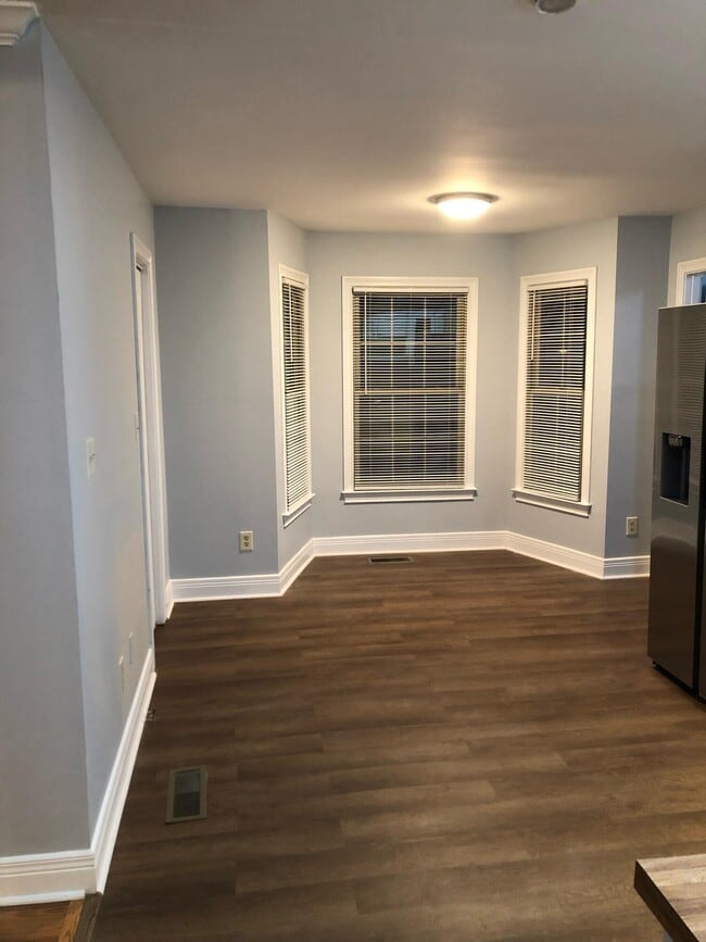 Building Photo - 929 Woodglen Ct