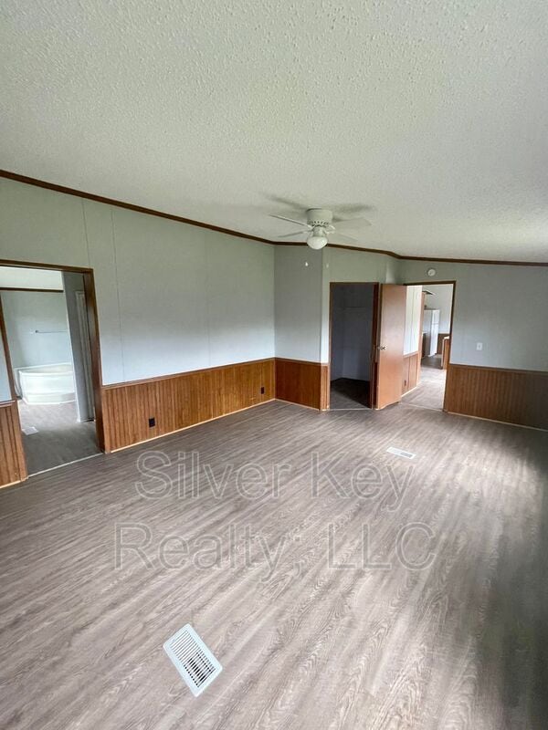 Building Photo - 137 H St