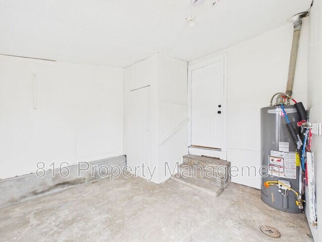 Building Photo - 413 Main St