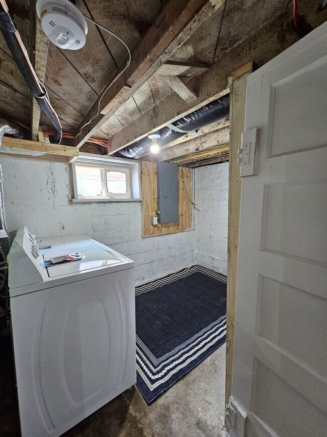 Building Photo - Charming 3 bedroom Home for rent in Sioux ...
