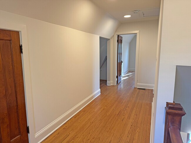 Building Photo - 366 E Wisconsin Ave