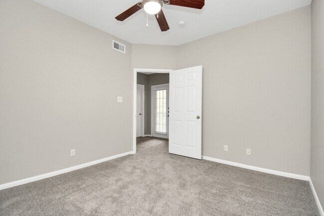 Building Photo - 2222 Maroneal St