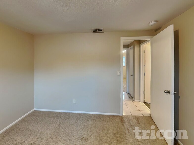 Building Photo - 8504 Willow Forest Ct