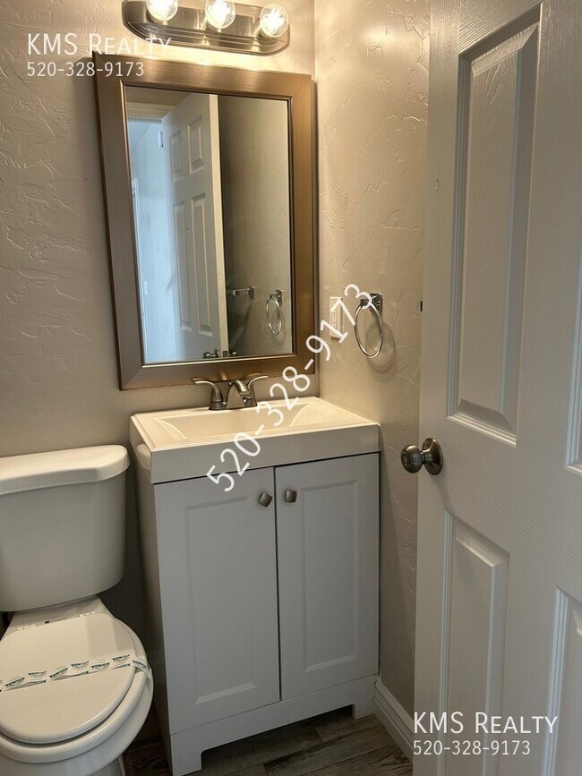 Building Photo - 302 E District St