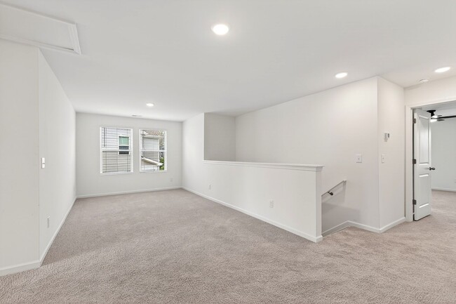 Building Photo - Charming 3BR End-Unit Townhome in Wake Forest!