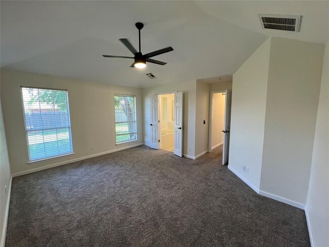 Building Photo - 909 Pruett Dr