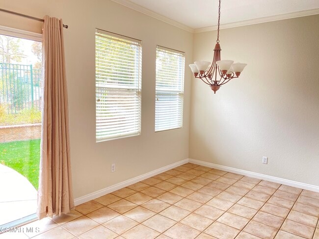 Building Photo - 559 Yarrow Dr