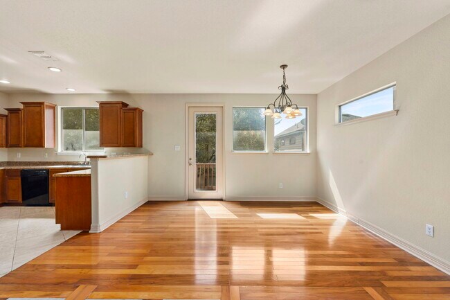 Building Photo - 1230 Nicholas Manor