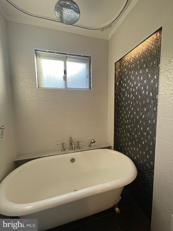 Building Photo - 5528 Warwick Pl