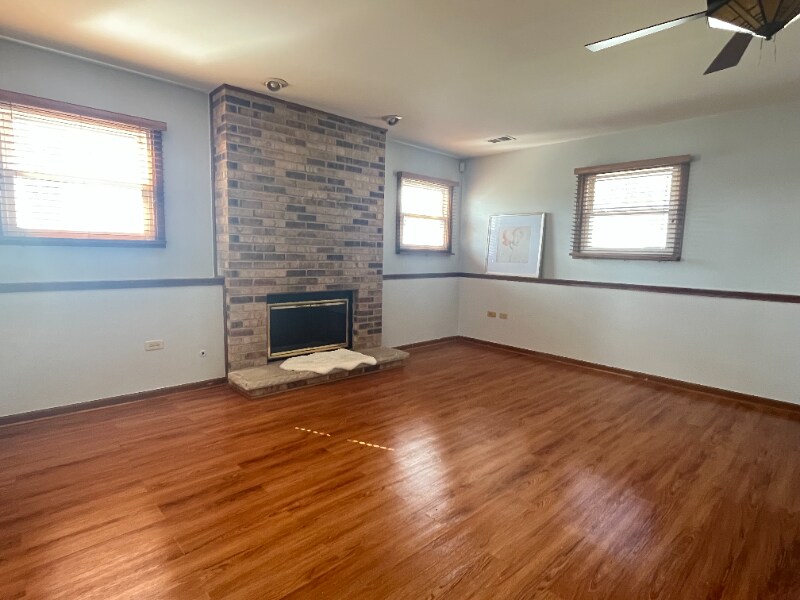 Building Photo - 1689 Apple Valley Rd