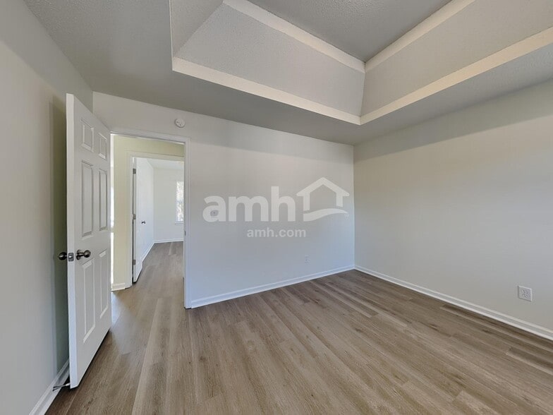 Building Photo - 6136 Swabia Ln