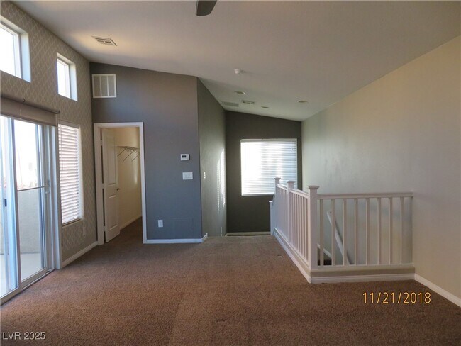 Building Photo - 9342 Autumn View Ave