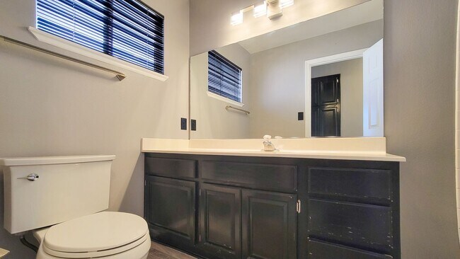 Building Photo - 8525 Del Rey Ave