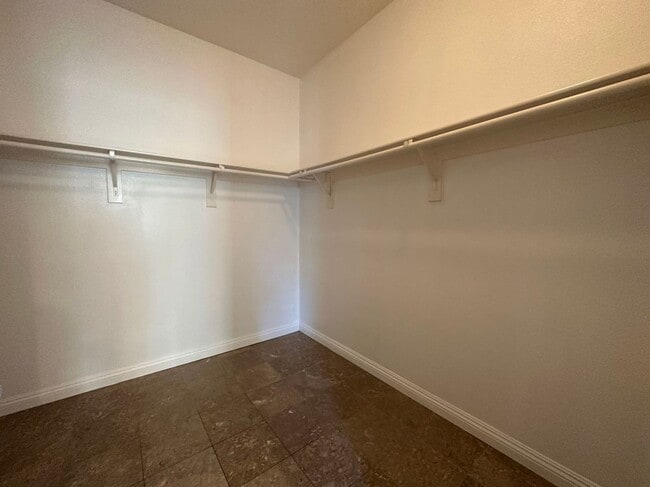 Building Photo - 5 BEDROOM HOME FOR LEASING IN West Covina