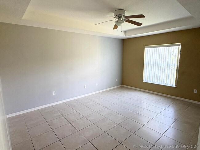 Building Photo - 2182 SW Idaho Ln