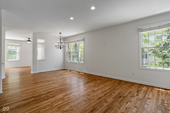 Building Photo - 12735 Edgemont Way