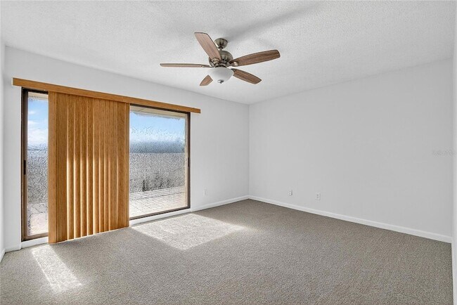 Building Photo - 13618 Greenfield Dr