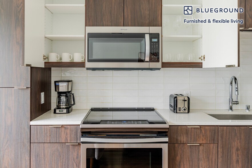 Building Photo - 238 13th St