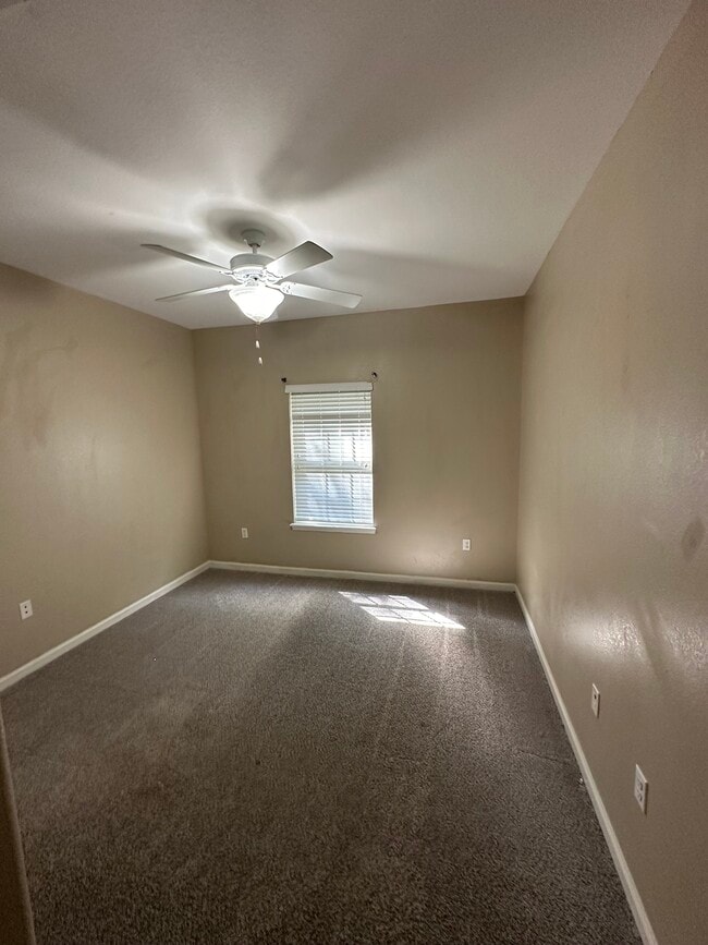 Building Photo - 22 Sir Lancelot Way